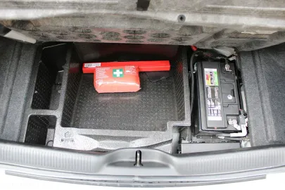 Car image 40