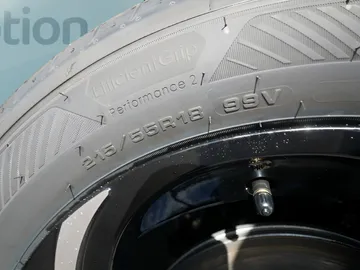 Car image 37