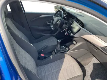 Car image 17