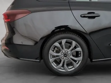 Car image 29