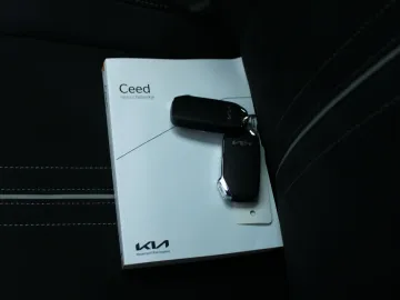 Car image 37