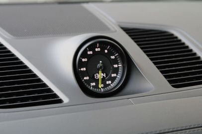 Car image 37