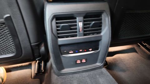 Car image 36