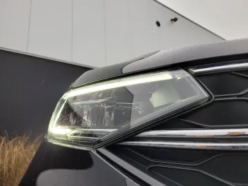 Car image 37