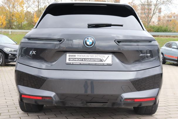 BMW iX xDrive40 240 kW image number 7