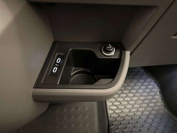 Car image 31