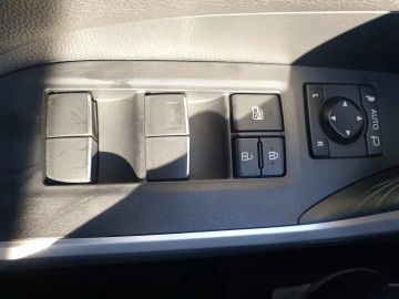 Car image 33