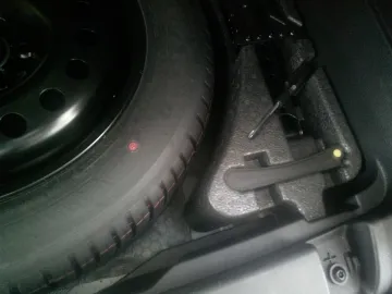 Car image 27