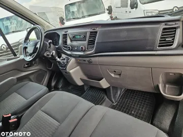 Car image 29