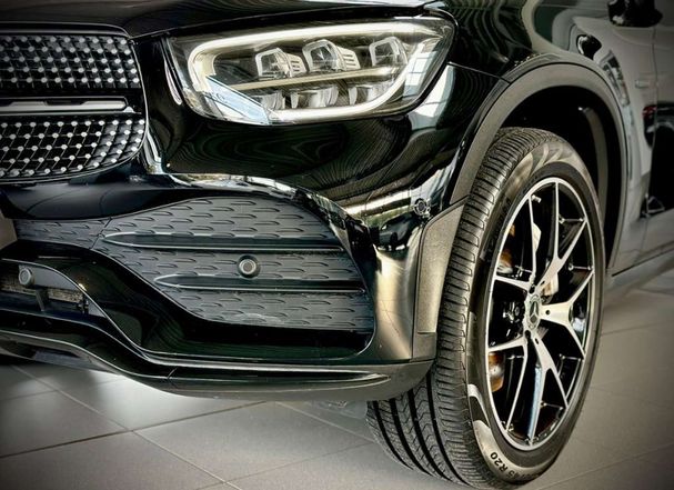 Mercedes-Benz GLC 300 de 225 kW image number 4