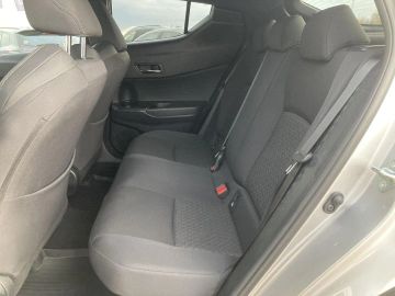 Car image 13