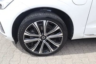 Car image 27
