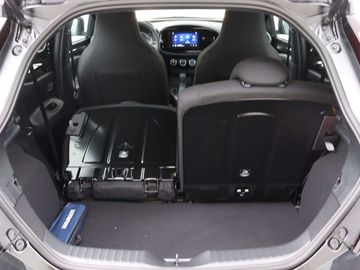 Car image 36