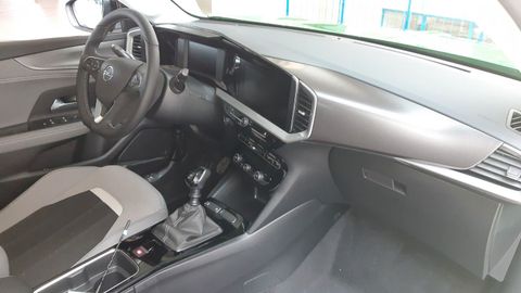 Car image 13