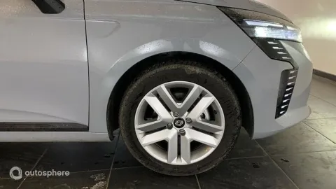 Car image 20
