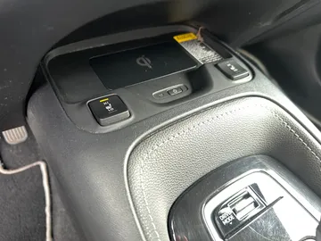 Car image 29
