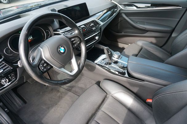 BMW 530d Touring 195 kW image number 8