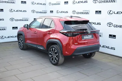 Car image 4