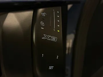 Car image 35