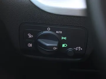 Car image 33