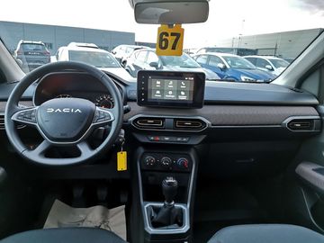 Car image 25