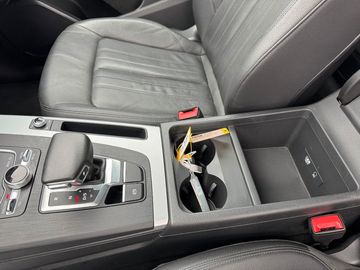 Car image 30