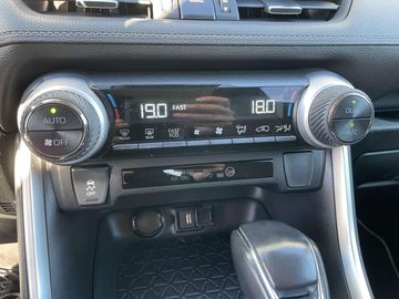 Car image 33