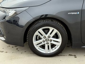 Car image 26