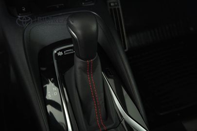 Car image 10