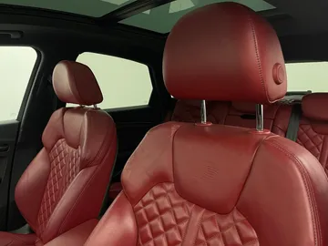 Car image 49