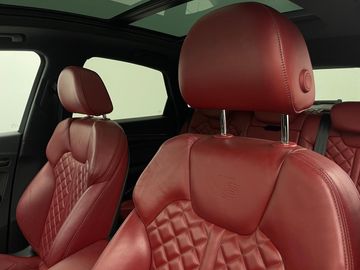Car image 49