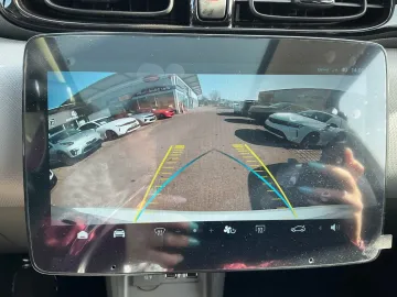 Car image 26