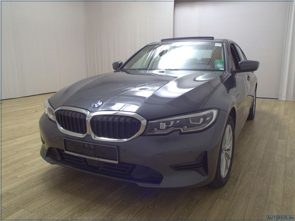 BMW 320 e Advantage 150 kW image number 1