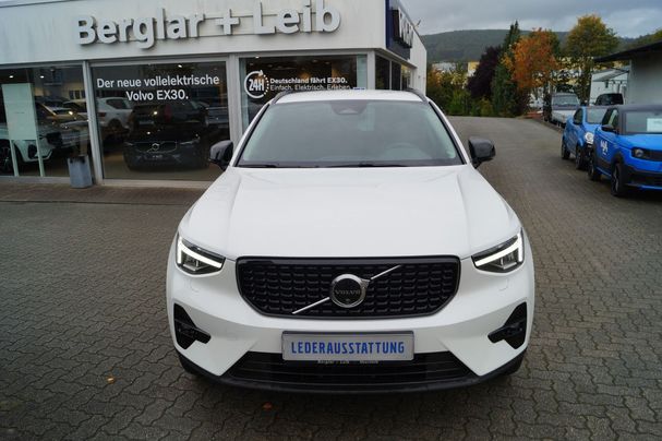 Volvo XC40 B4 Plus Dark DKG 145 kW image number 2