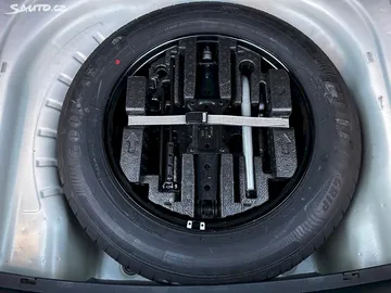 Car image 33