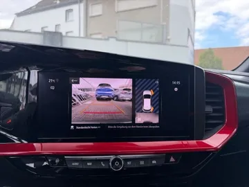 Car image 15