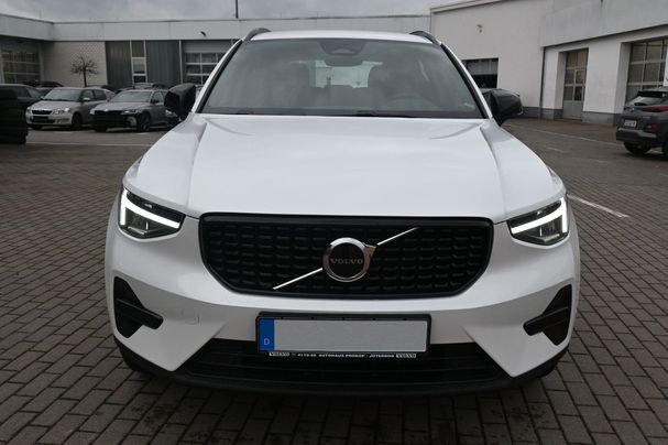 Volvo XC40 B3 Plus Dark DKG 120 kW image number 8