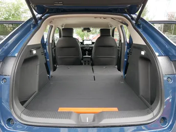 Car image 24