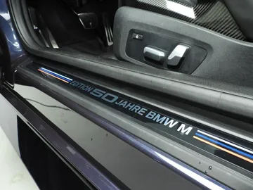Car image 40