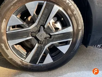 Car image 28