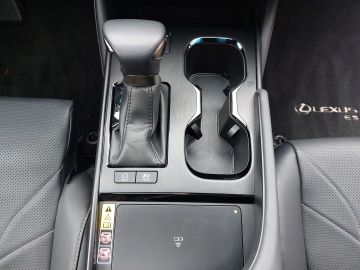 Car image 33