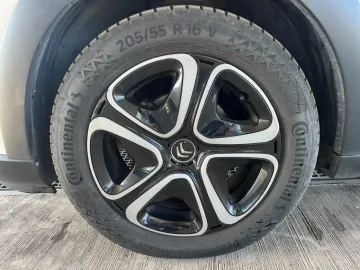 Car image 34