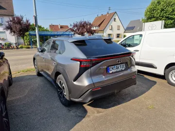 Car image 6