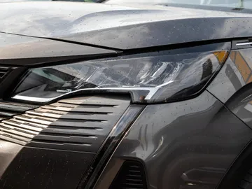 Car image 27