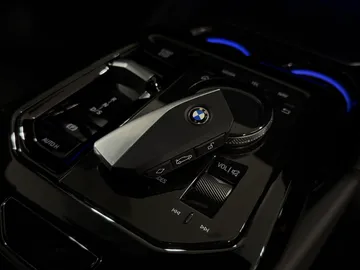 Car image 35