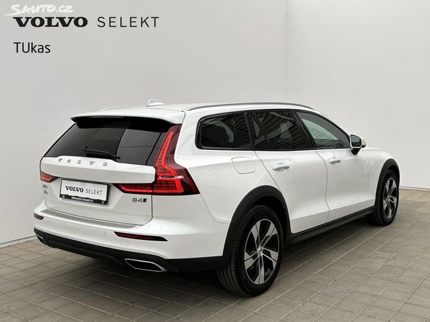 Volvo V60 Cross Country B4 Pro AWD 145 kW image number 4