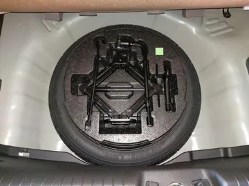 Car image 28