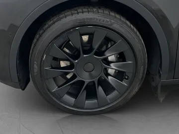 Car image 34