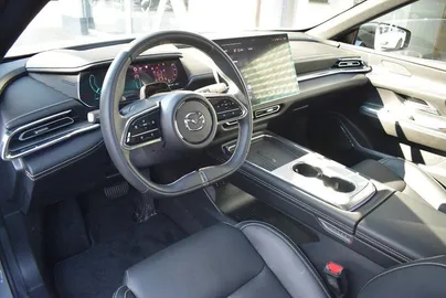 Car image 26