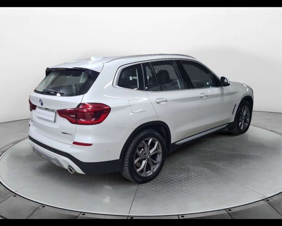 BMW X3 xDrive20d xLine 140 kW image number 9